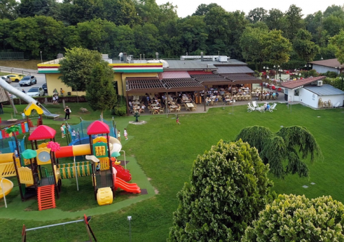 spazio esterno pizzeria San Michele